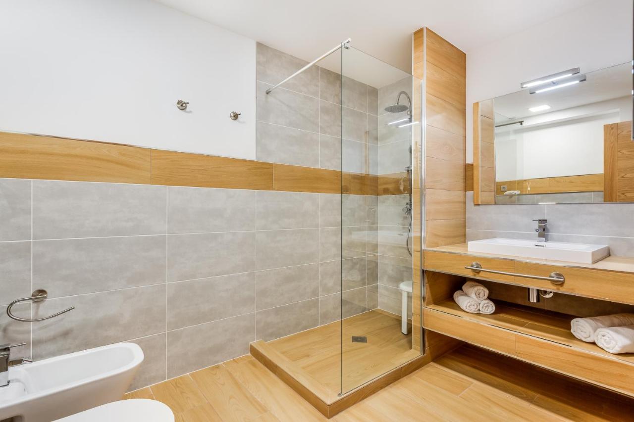 New 1 Bedroom Apartement On The Sea In Marbella. Kültér fotó